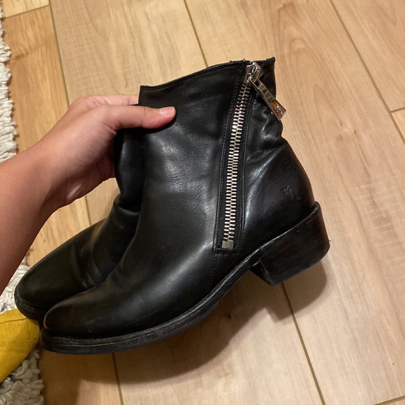 Frye zipper boots size 7 - Picture 3 of 4